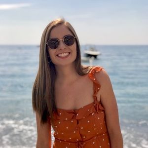 Meet your Posher, Casey